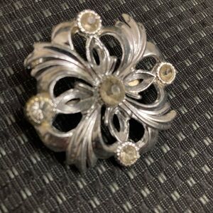 Celtic Style Vntage Silver Ribbon Broach